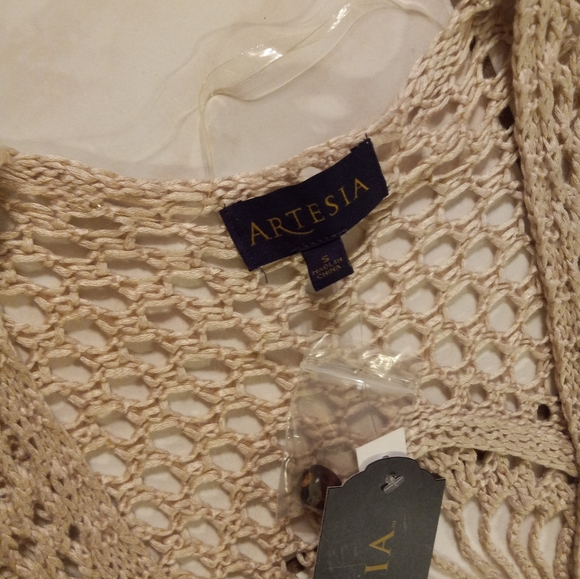 Cover-up - Picture 4 of 8